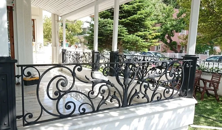 Ferforje Balkon Korkulukları